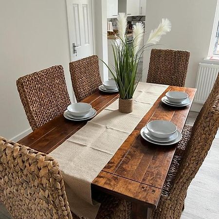Rydal House 2 Bedroom House With Upstairs Bathroom Newton-le-Willows Exterior photo
