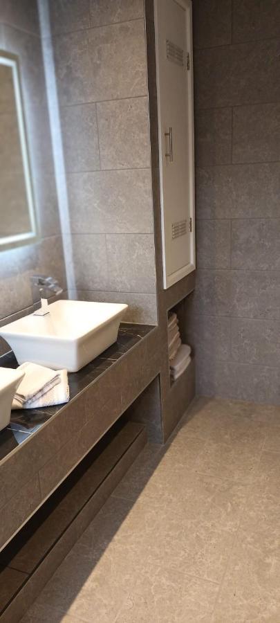 Rydal House 2 Bedroom House With Upstairs Bathroom Newton-le-Willows Exterior photo