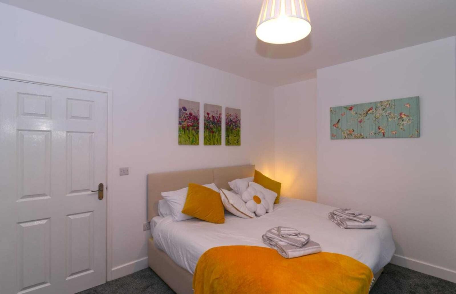 Rydal House 2 Bedroom House With Upstairs Bathroom Newton-le-Willows Room photo