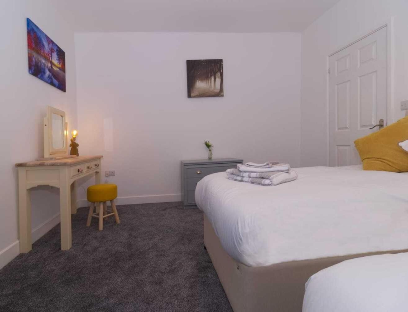 Rydal House 2 Bedroom House With Upstairs Bathroom Newton-le-Willows Room photo